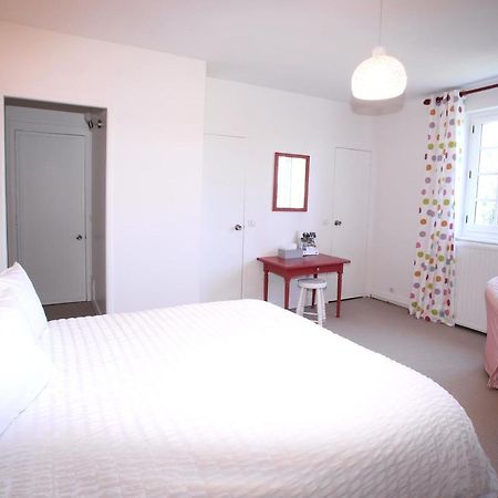 לינה וארוחת בוקר Saint-Martin-aux-Chartrains Manoir Le Mesnil מראה חיצוני תמונה