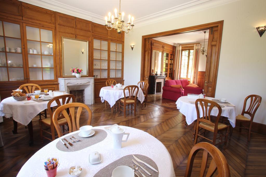 לינה וארוחת בוקר Saint-Martin-aux-Chartrains Manoir Le Mesnil מראה חיצוני תמונה