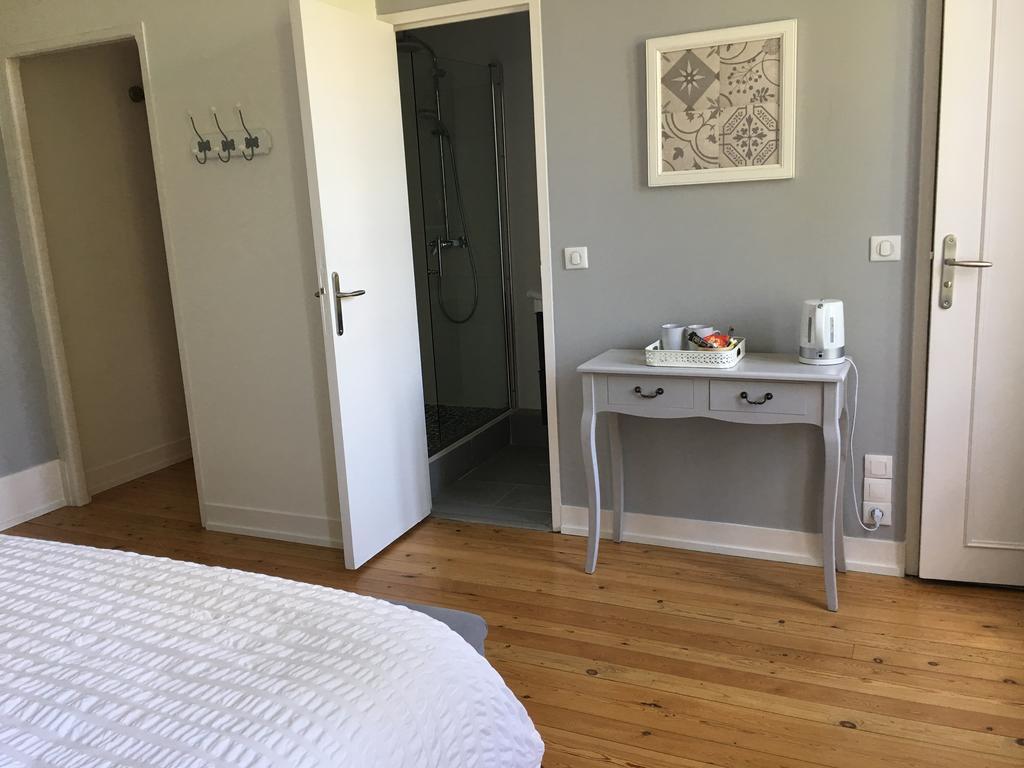 לינה וארוחת בוקר Saint-Martin-aux-Chartrains Manoir Le Mesnil מראה חיצוני תמונה