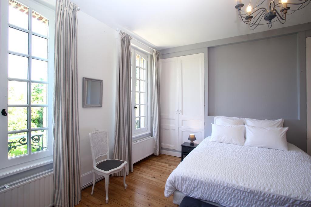 לינה וארוחת בוקר Saint-Martin-aux-Chartrains Manoir Le Mesnil מראה חיצוני תמונה