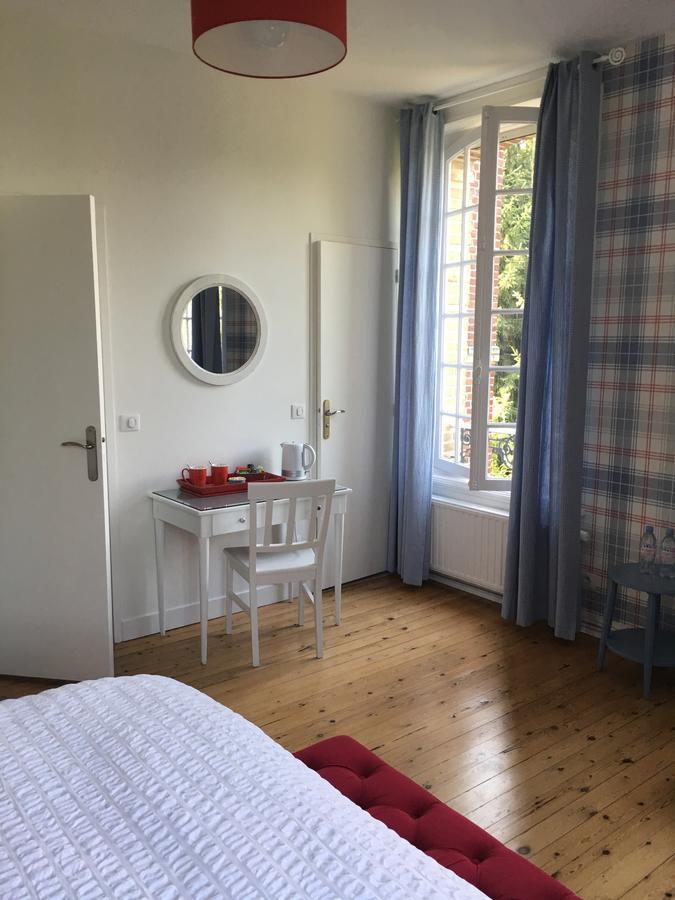 לינה וארוחת בוקר Saint-Martin-aux-Chartrains Manoir Le Mesnil מראה חיצוני תמונה