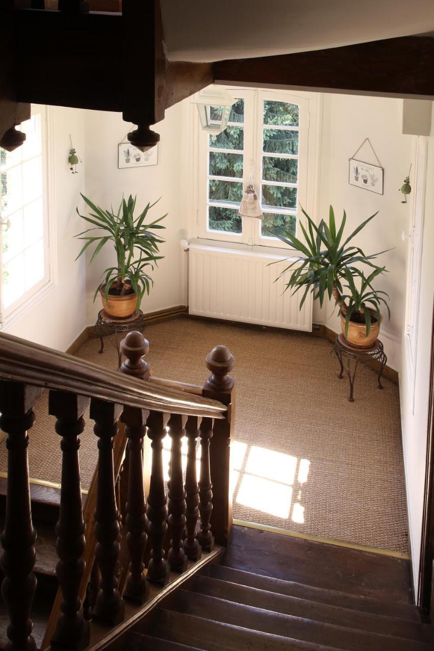 לינה וארוחת בוקר Saint-Martin-aux-Chartrains Manoir Le Mesnil מראה חיצוני תמונה