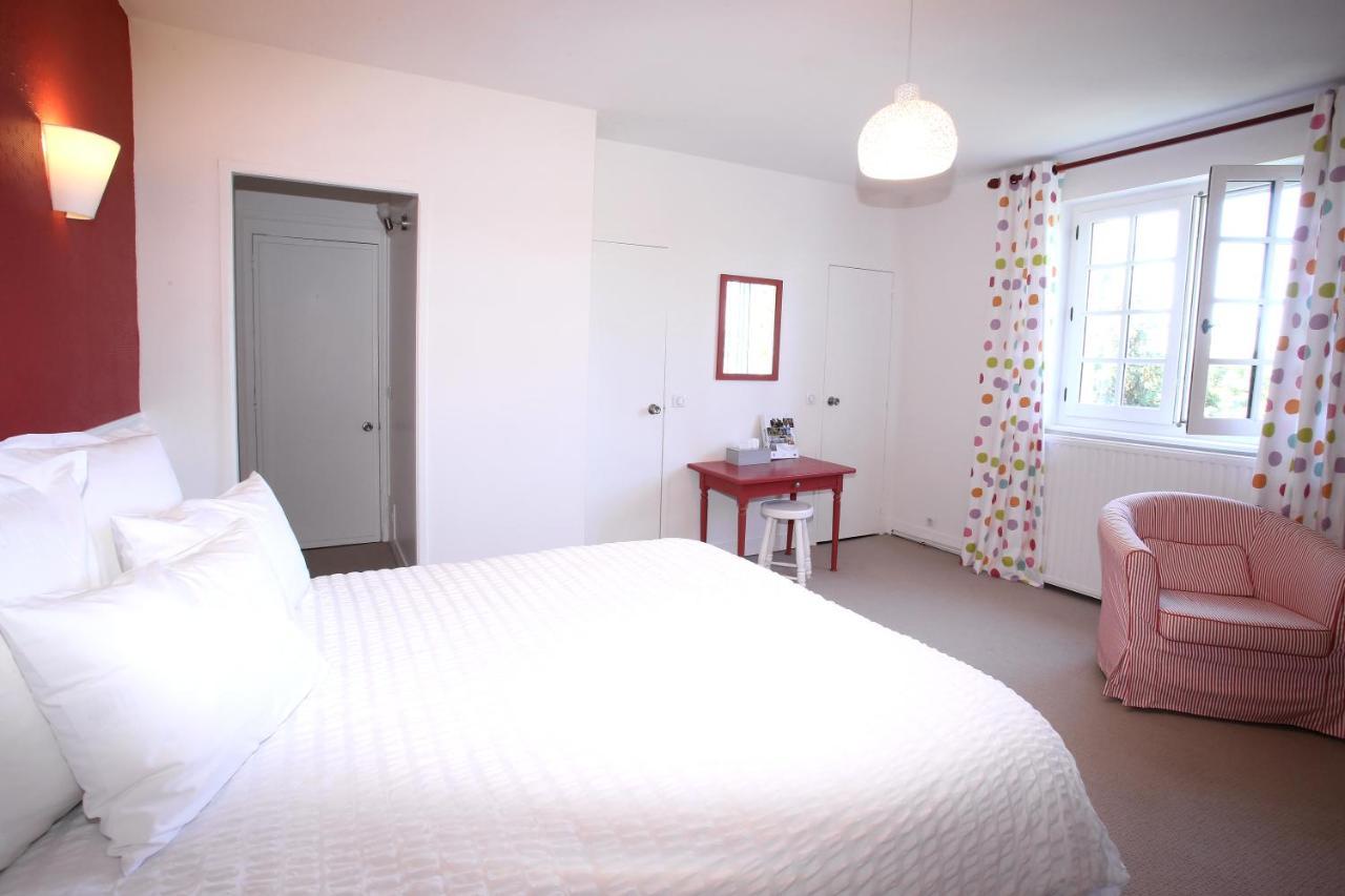 לינה וארוחת בוקר Saint-Martin-aux-Chartrains Manoir Le Mesnil מראה חיצוני תמונה