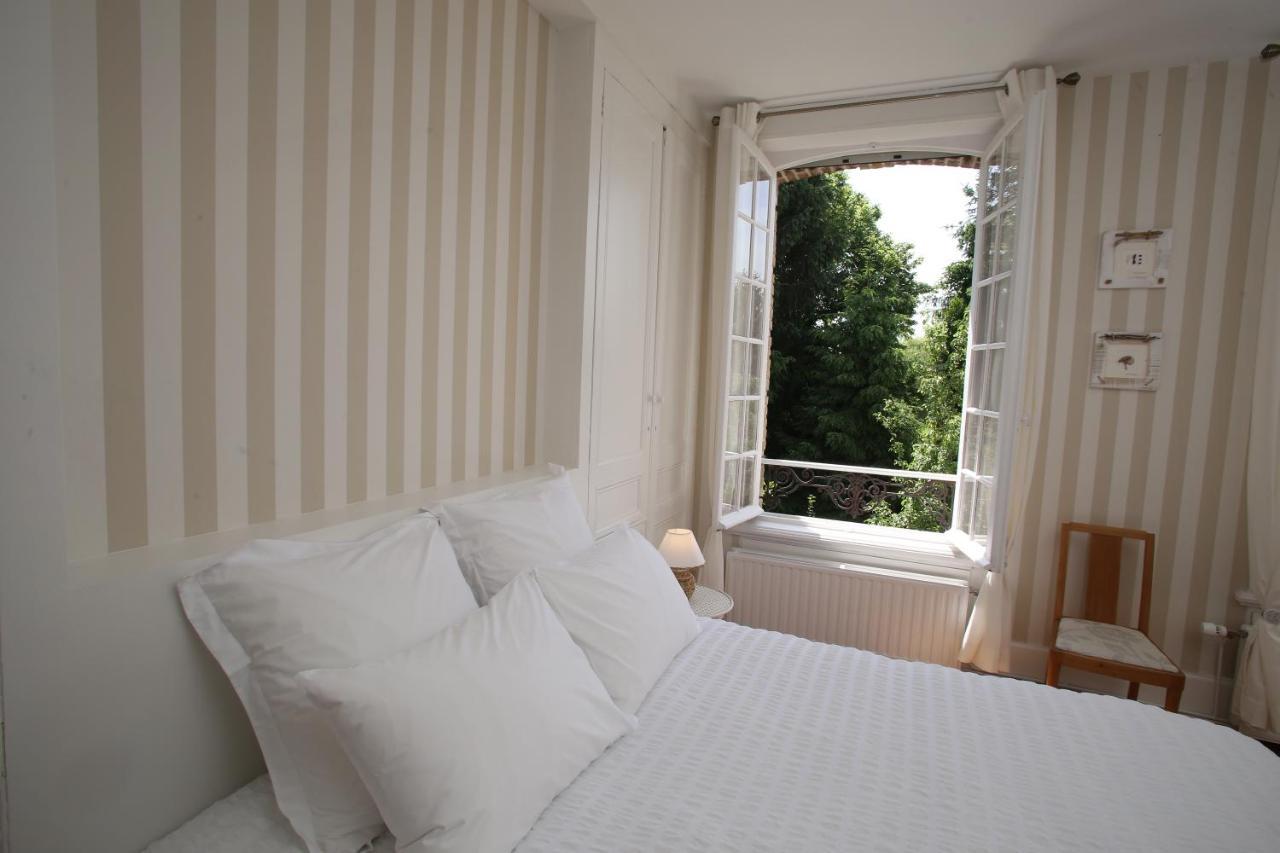 לינה וארוחת בוקר Saint-Martin-aux-Chartrains Manoir Le Mesnil מראה חיצוני תמונה